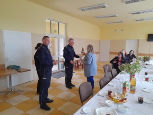 Komendant Powiatowy Policji w Pruszczu Gdańskim podczas uroczystości