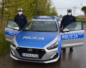 policjanci podczas służby