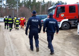 policjanci podczas ćwiczeń