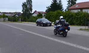 policjant na motocyklu