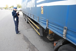 policjanci podczas czynności na miejscu zdarzenia