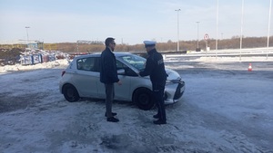 policjant podczas zajęć