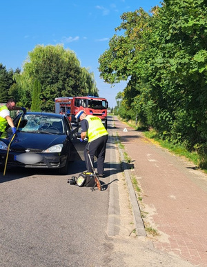 policjanci podczas czynności na miejscu zdarzenia