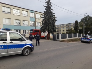 policjanci podczas ćwiczeń