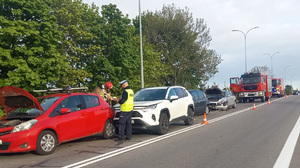policjant podczas czynności na miejscu zdarzenia