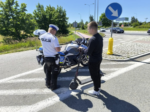 policjant podczas działań
