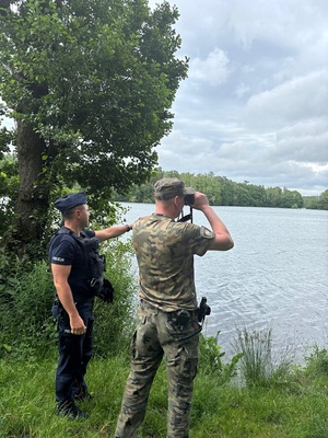 policjanci podczas wspólnej służby