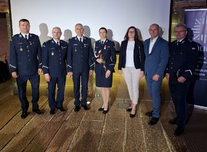 policjanci podczas uroczystości