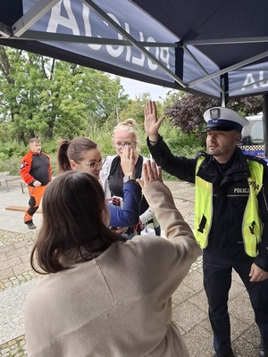 policjant podczas działań
