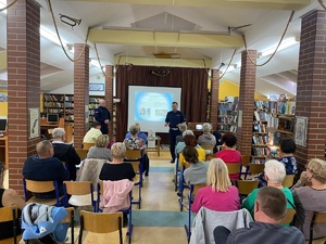 policjanci podczas debaty