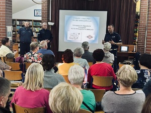 policjanci podczas debaty