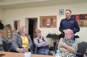 policjant podczas debaty