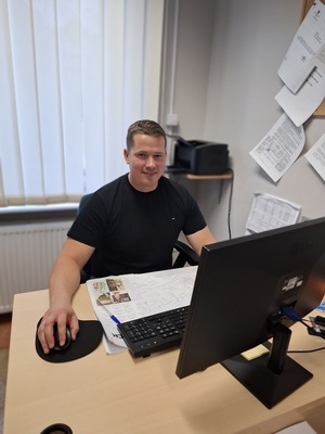 policjant podczas służby