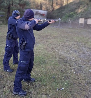 policjanci podczas treningu