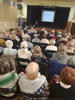 policjanci podczas debaty