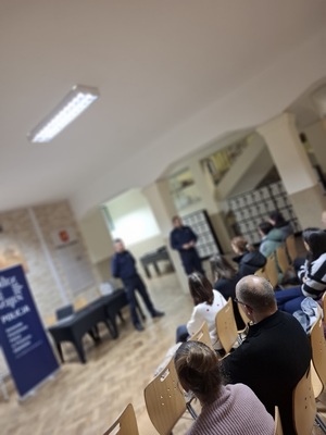 policjanci podczas debaty