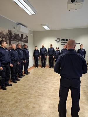 policjanci podczas uroczystości