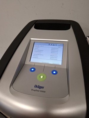 urządzenie do badania zawartości narkotyków w ślinie