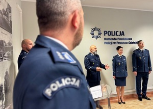 policjanci podczas uroczystości