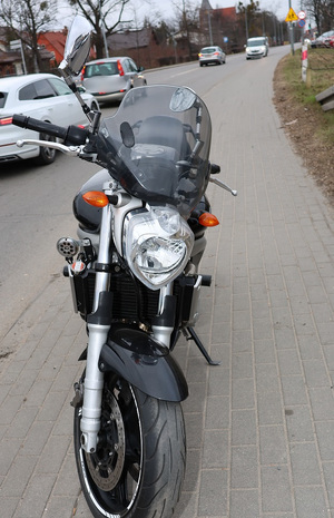 motocykl na miejscu zdarzenia