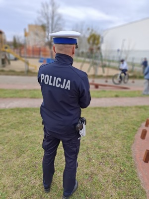 policjant podczas zawodów