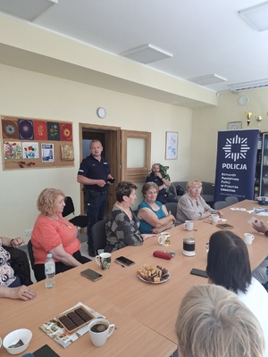 policjanci podczas debaty