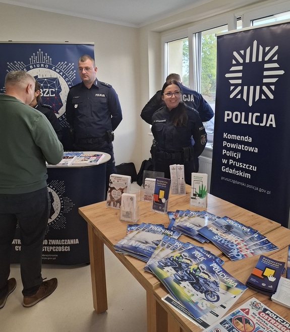 policjanci podczas Krajowego Treningu Rodzinnego